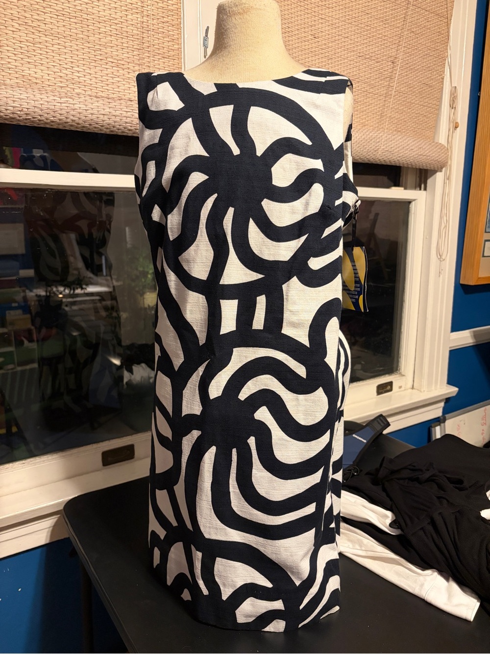 H&M Black and White Abstract Print Shift Dress